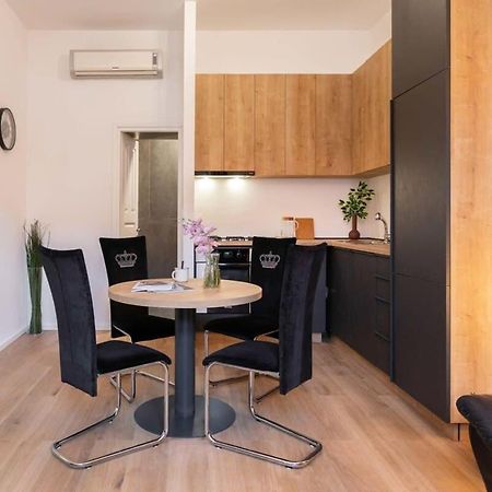 Niko And Sofia'S Apartment Urban Stay Загреб Экстерьер фото