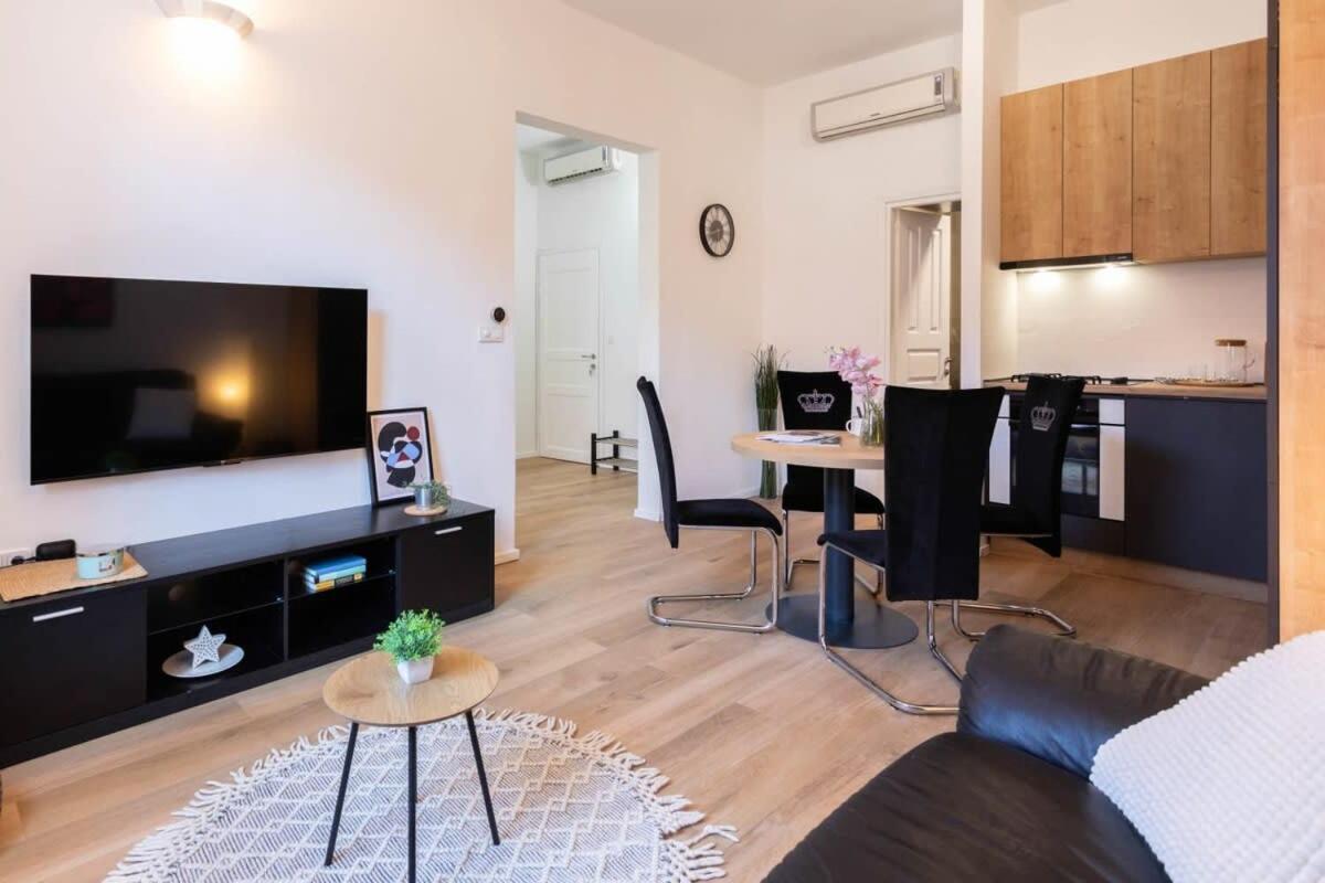 Niko And Sofia'S Apartment Urban Stay Загреб Экстерьер фото